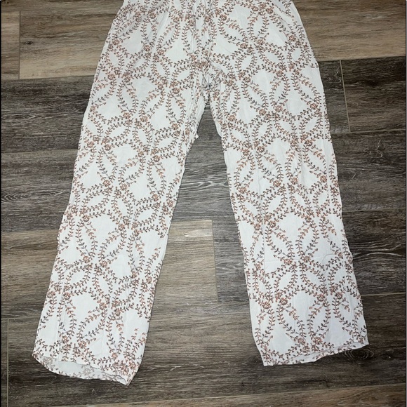 cute flowy pants ✨ - Picture 3 of 4